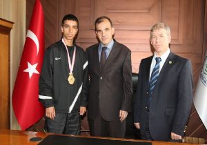 Sağlıkçıların sporda sesi oldu